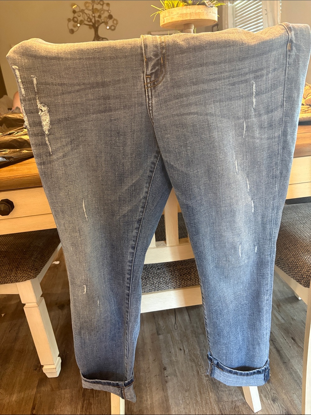 Women's Boyfriend Jeans - Light Blue Distressed